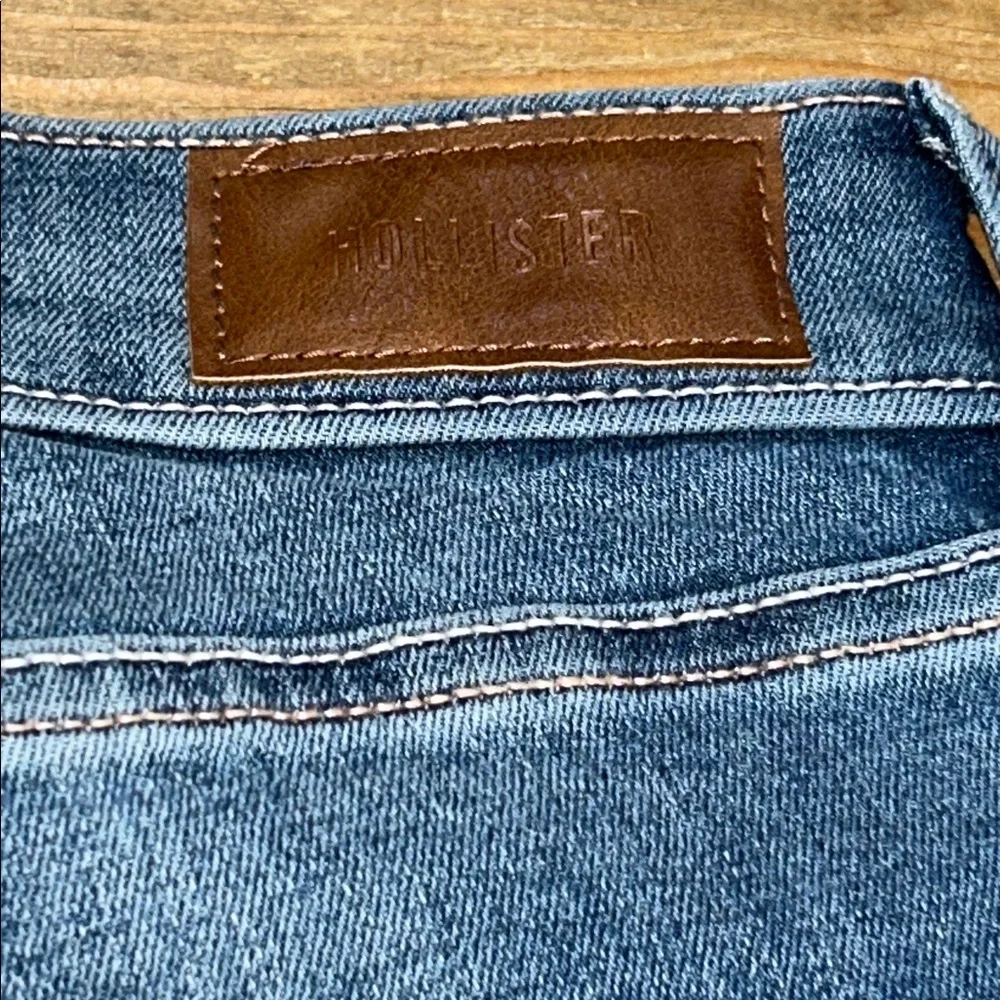 Hollister Curvy High-Rise Super Skinny Distressed Jeans -Blue Wash Size 000R W23 - Picture 8 of 12